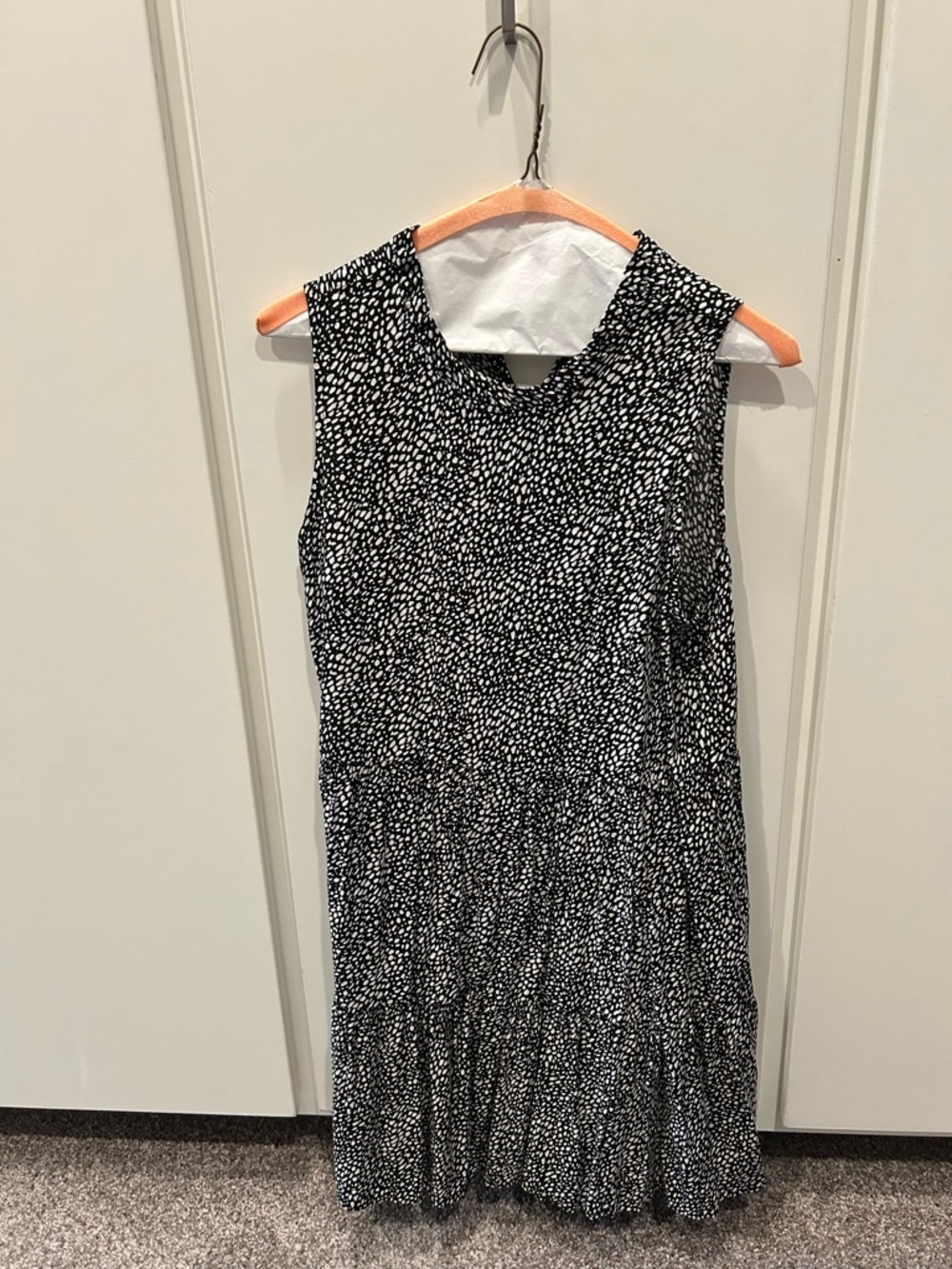 Coco + Carmen Black and White Sleeveless Printed Midi Dress